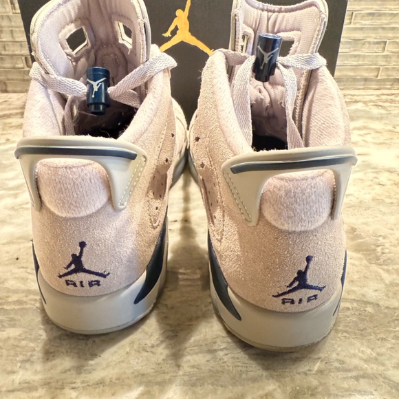 Jordan 6 Retro Youth Size 4.5 - Picture 7 of 9